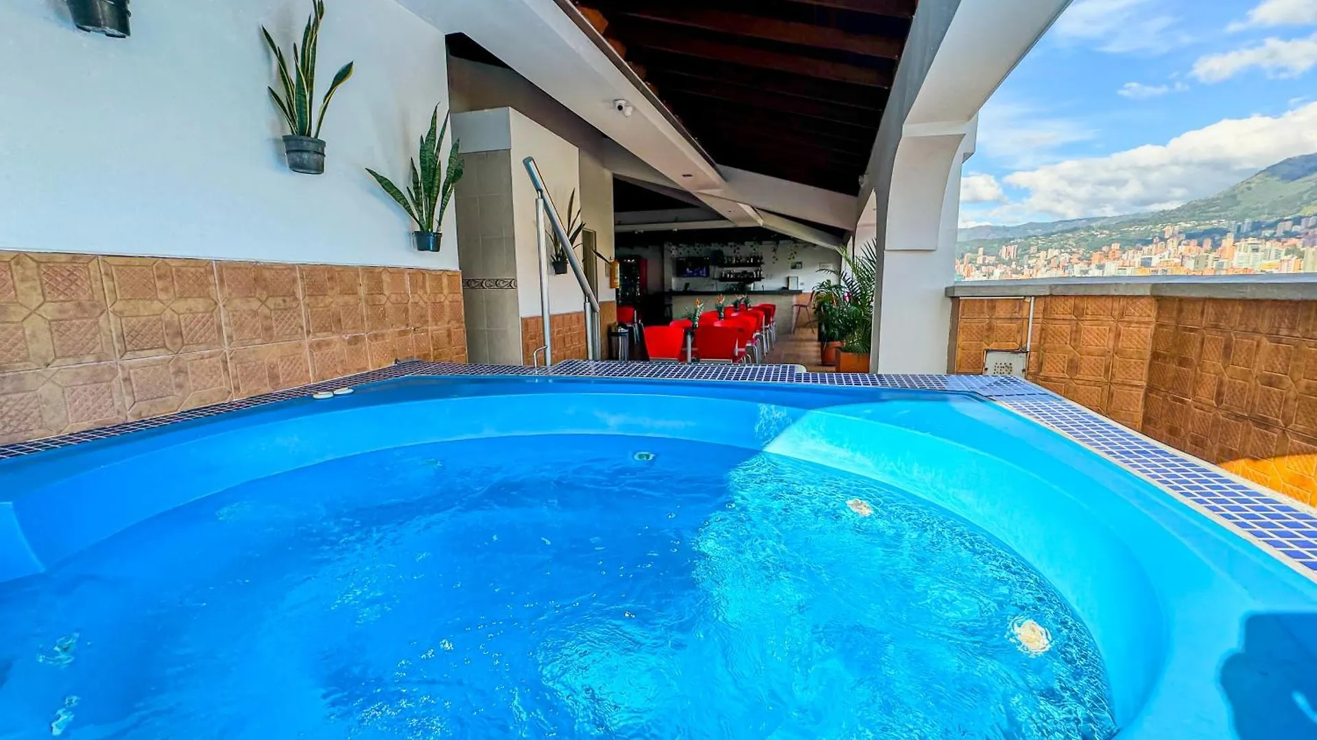 Hotel Alcaravan Medellín Colombia