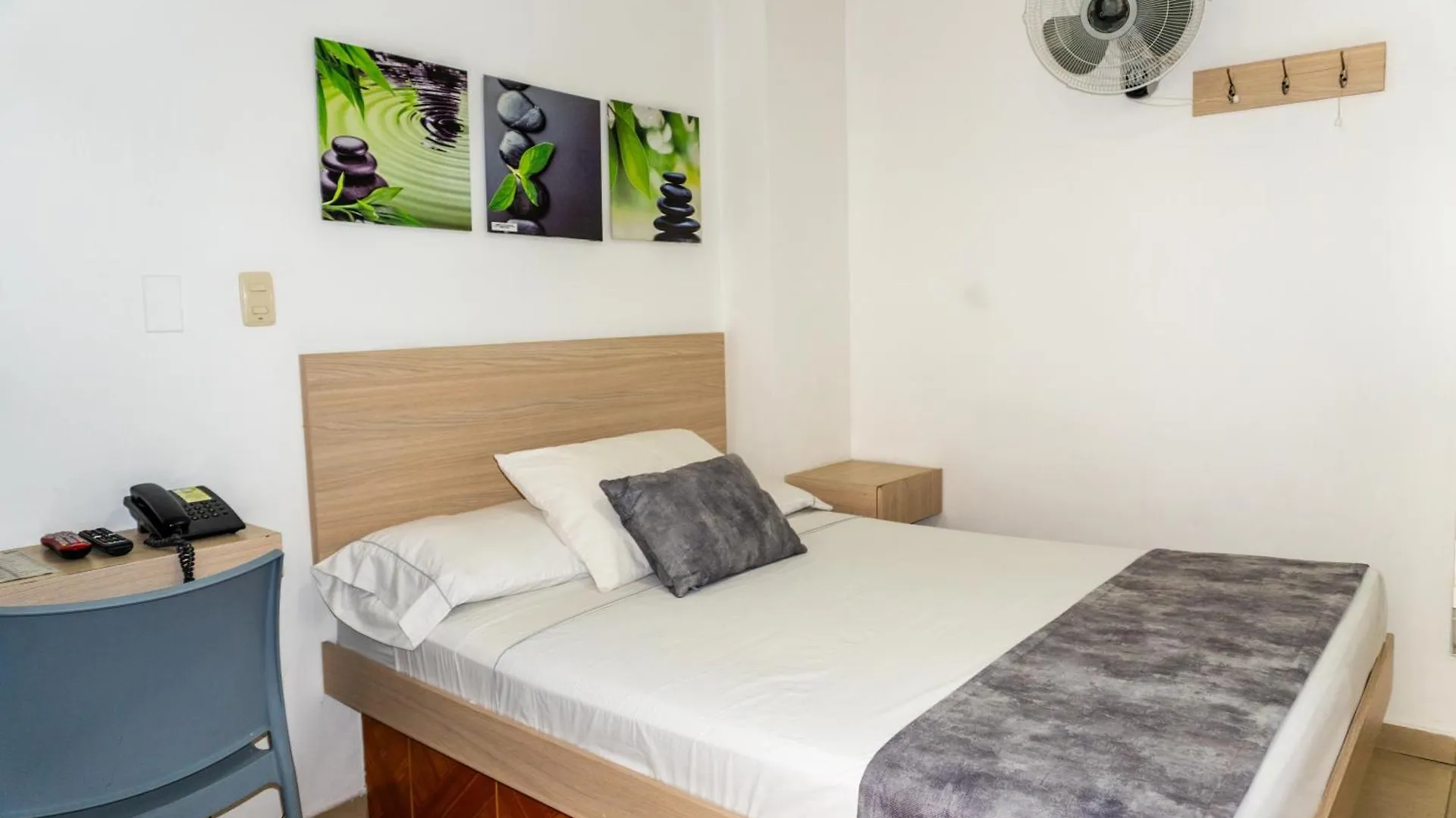 ***  Hotel Alcaravan Medellín Colombia