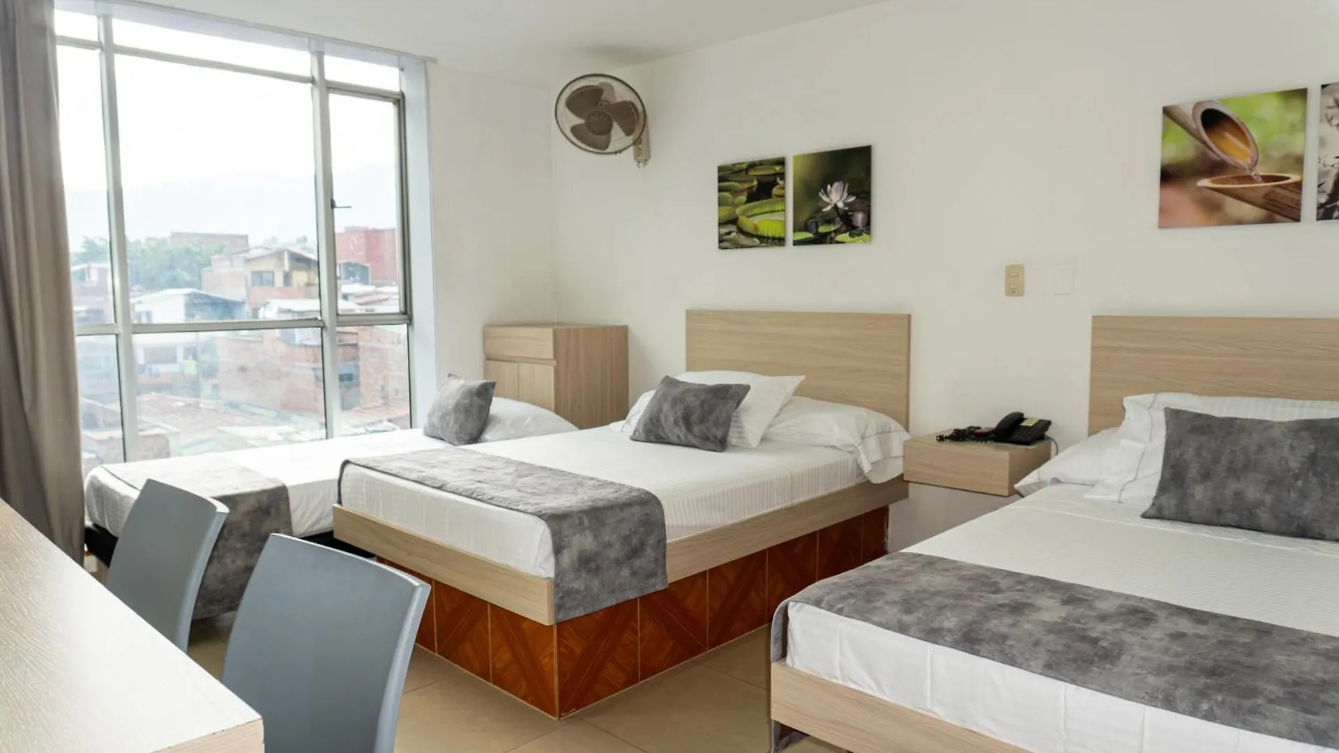 Hotel Alcaravan Medellín 3*,  Colombia