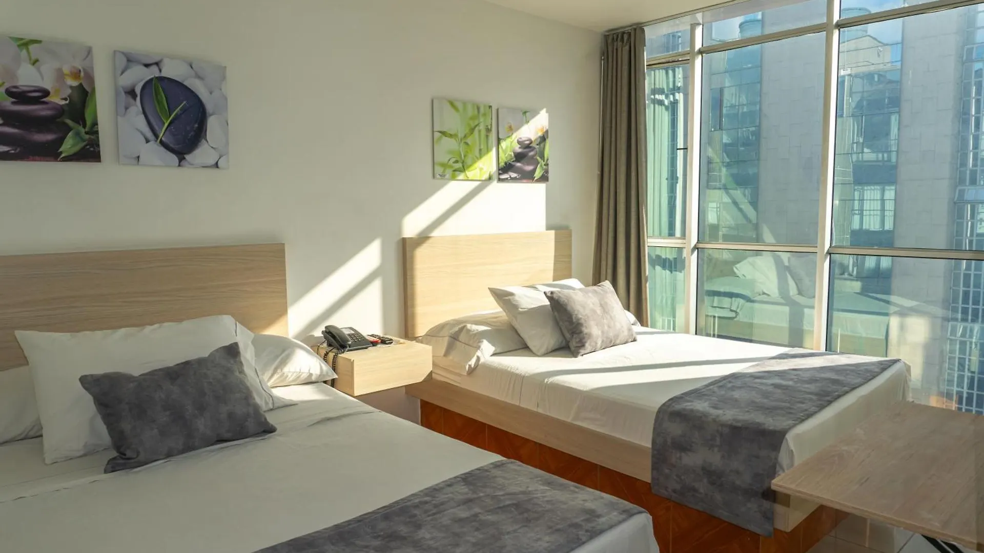 Hotel Alcaravan Medellín 3*,