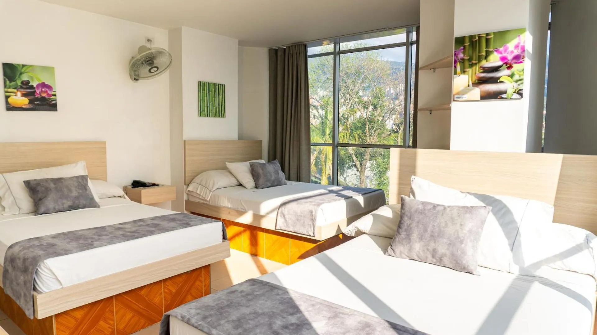 Hotel Alcaravan Medellín