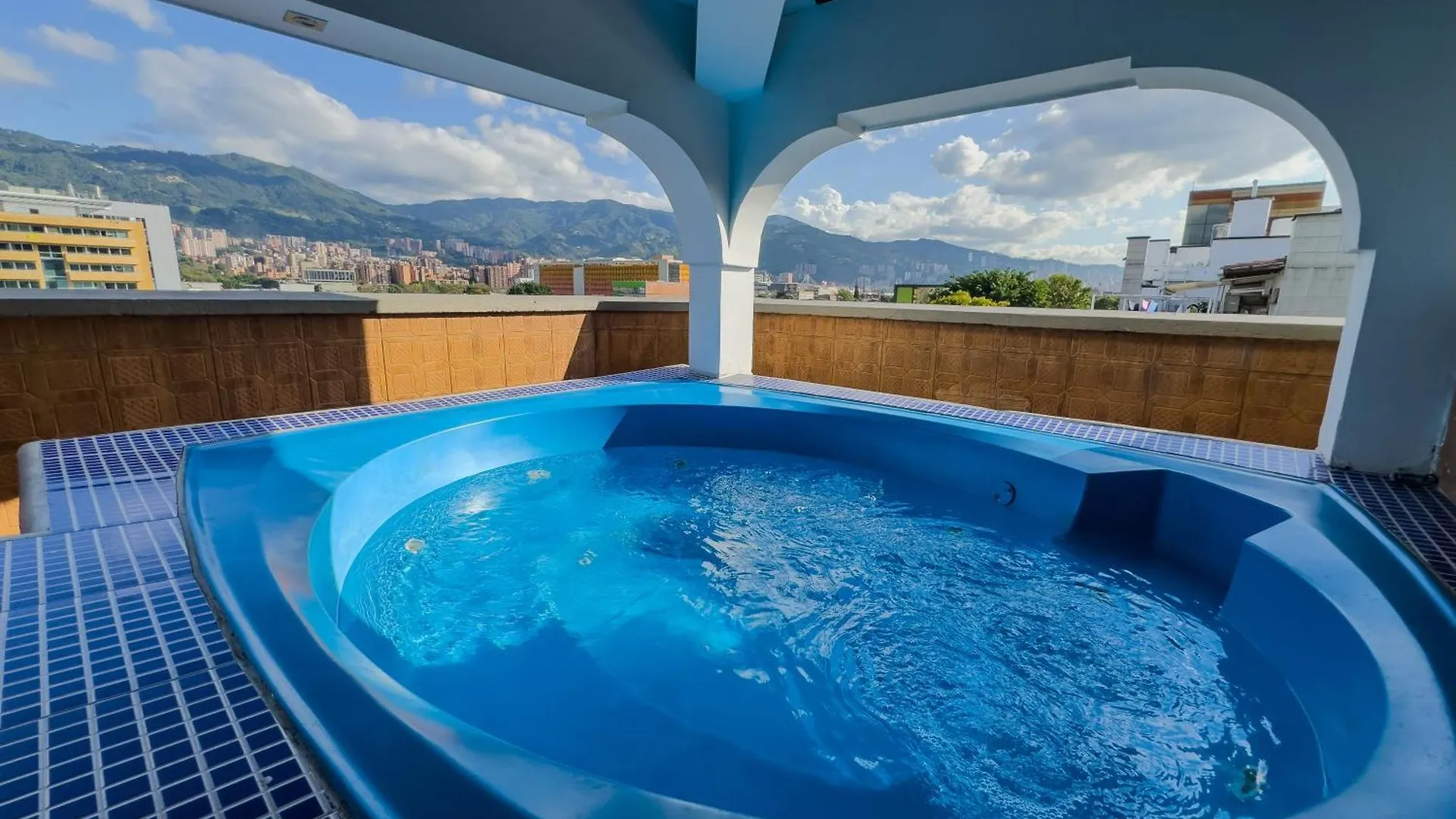 Hotel Alcaravan Medellín