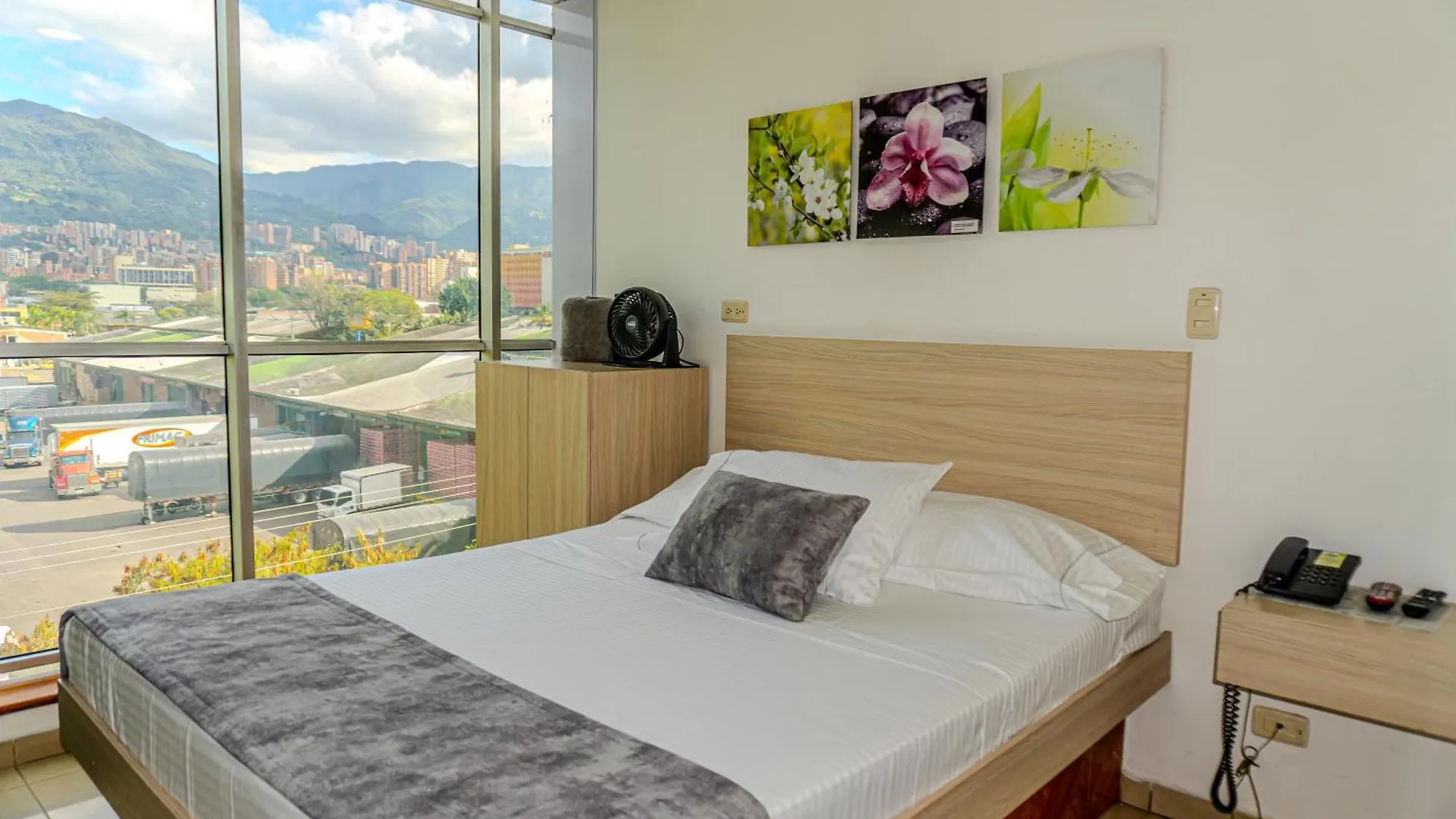 Hotel Alcaravan Medellín