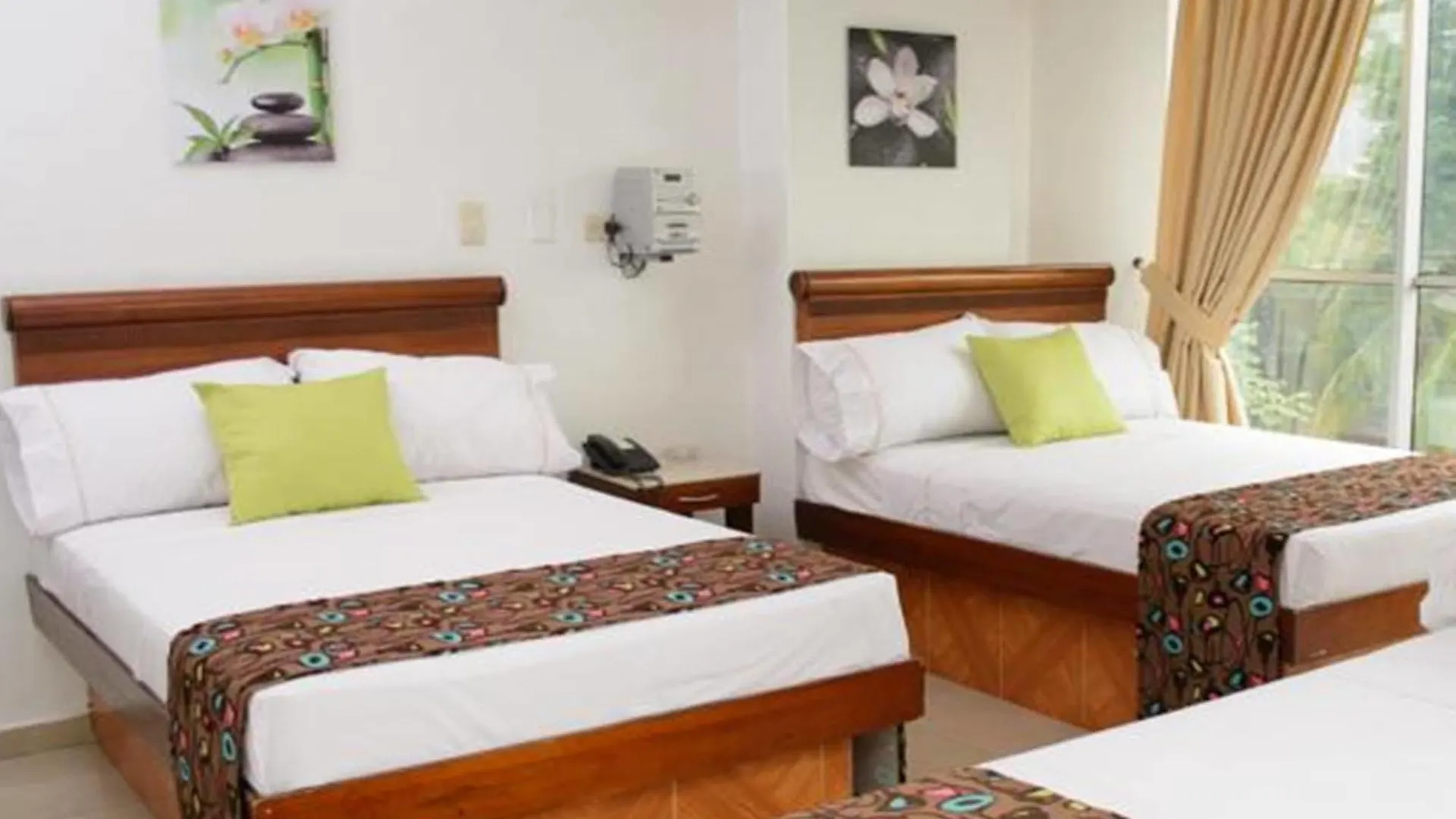 Hotel Alcaravan Medellín 3*,